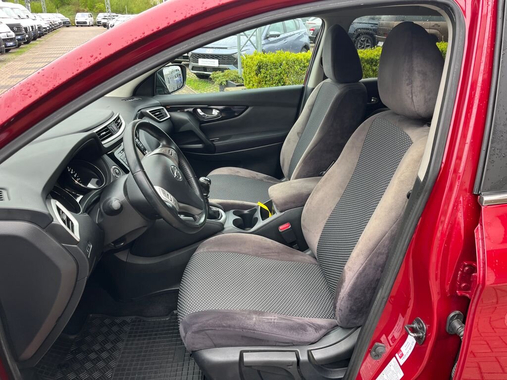 Nissan Qashqai SUV / Terénní 1,6 l 120 kw