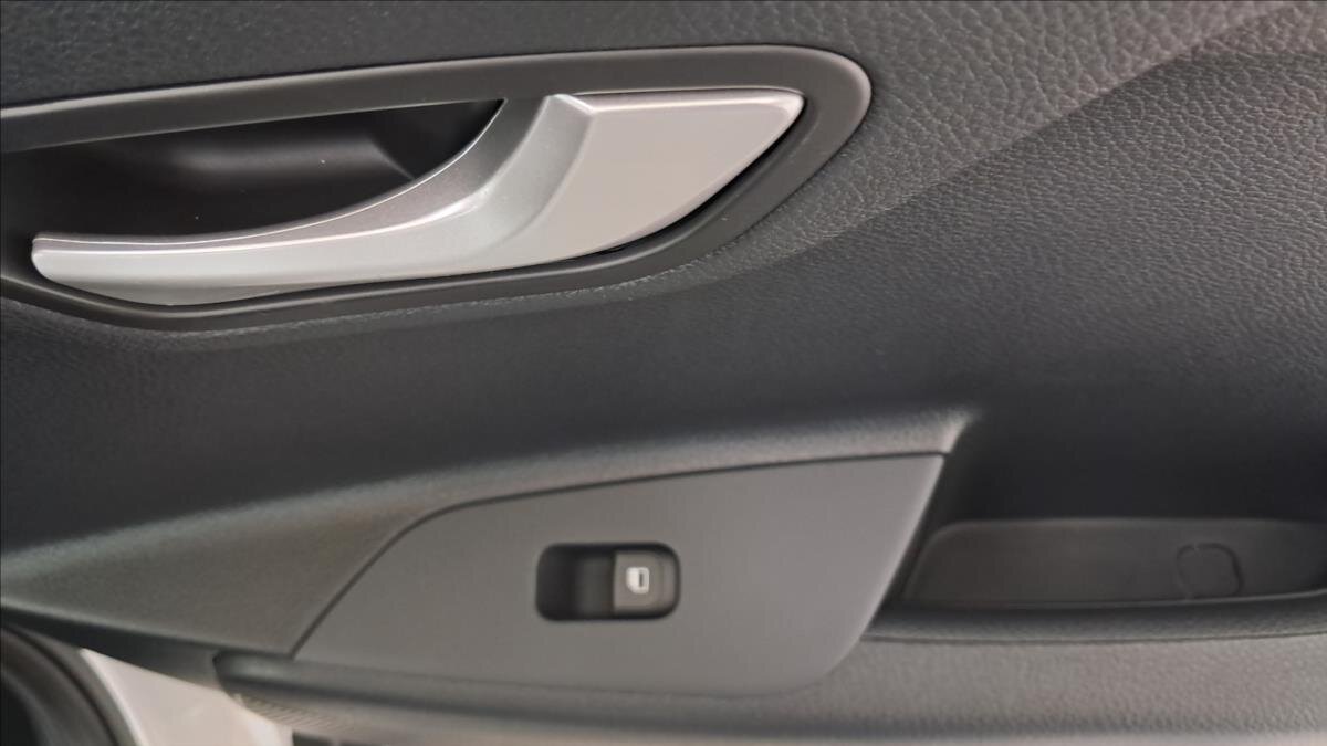 KIA Stonic Kombi 1,2 l 57 kw