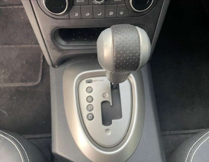 Nissan Qashqai SUV / Terénní 2,0 l 110 kw