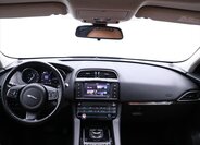 Jaguar F-Pace SUV / Terénní 2,0 l 132 kw