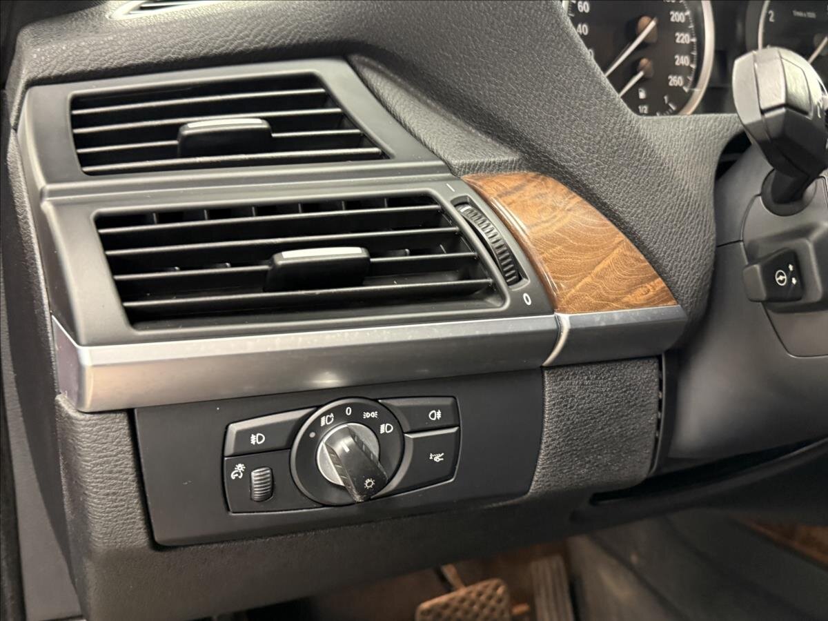 BMW X6 SUV 3,0 l 225 kw