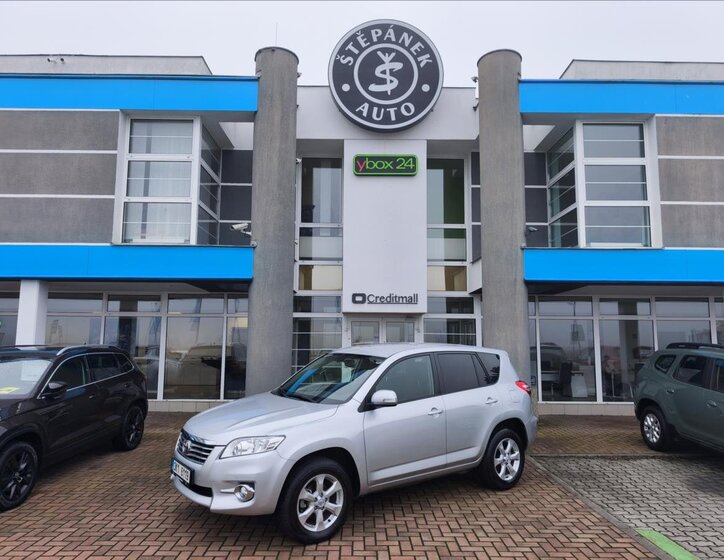 Toyota RAV4 Kombi 2,0 l 116 kw