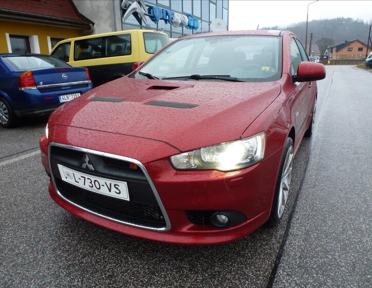 Mitsubishi Lancer Hatchback 2,0 l 217 kw