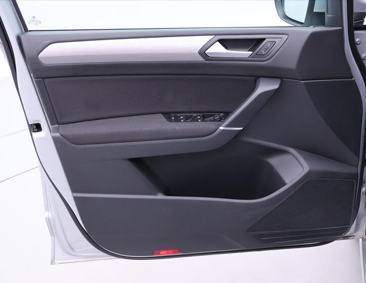 Volkswagen Touran 10