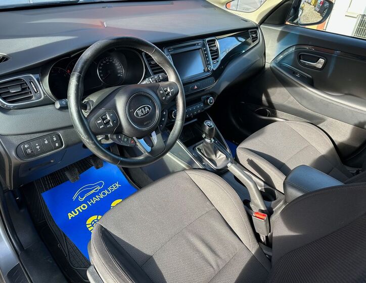 KIA Carens 6