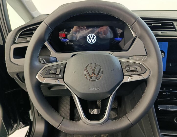 Volkswagen Touran MPV 1,5 l 110 kw