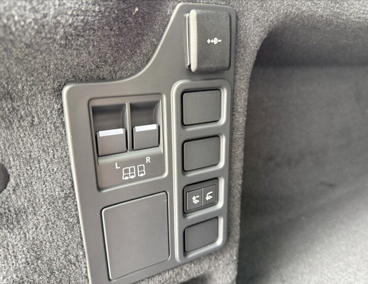 Land Rover Discovery SUV / Terénní 3,0 l 184 kw