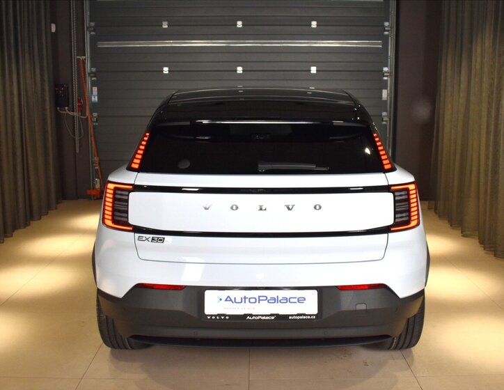 Volvo EX30 SUV / Terénní 0,0 315 kw