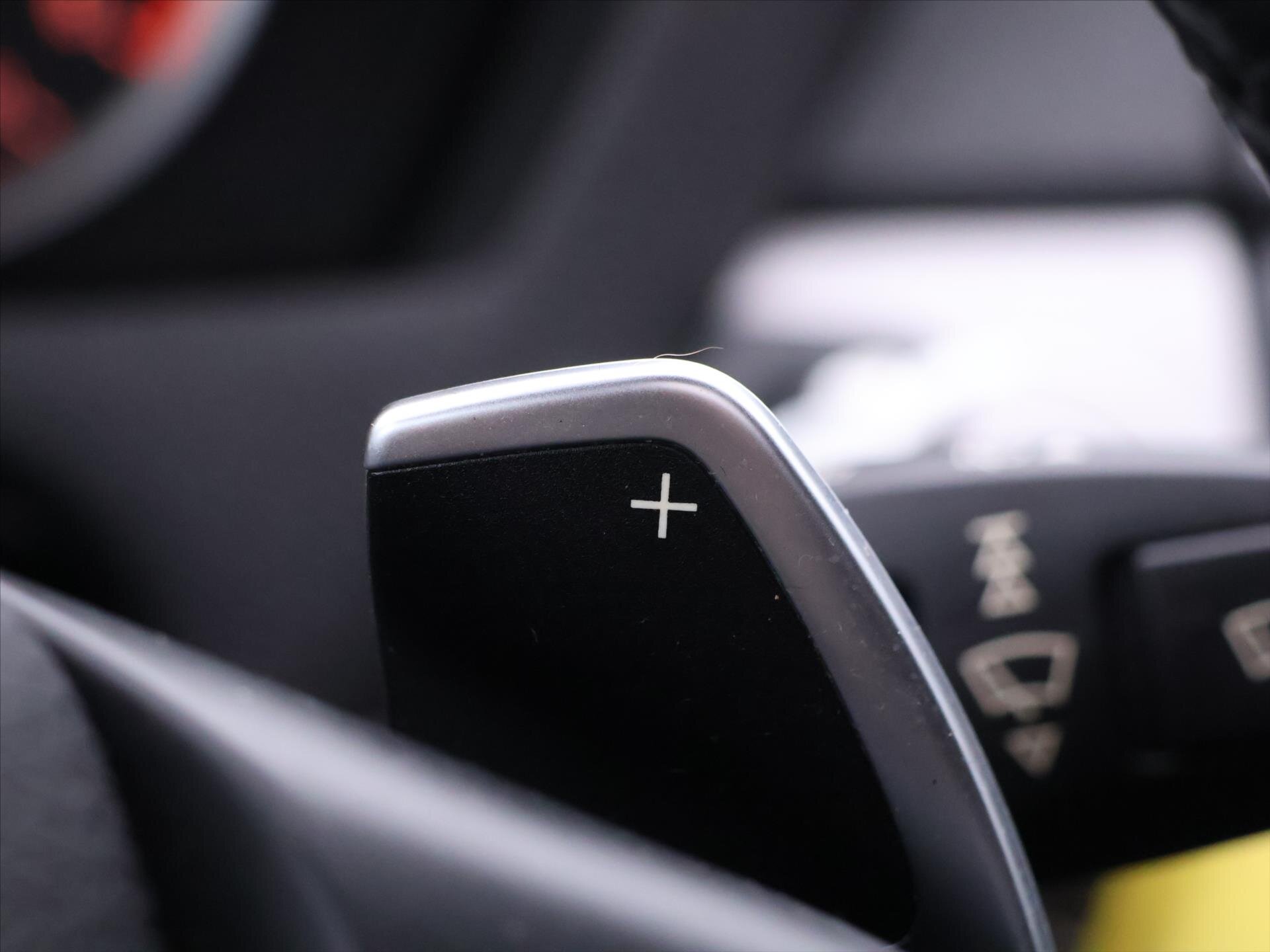 BMW X5 SUV / Terénní 3,0 l 280 kw