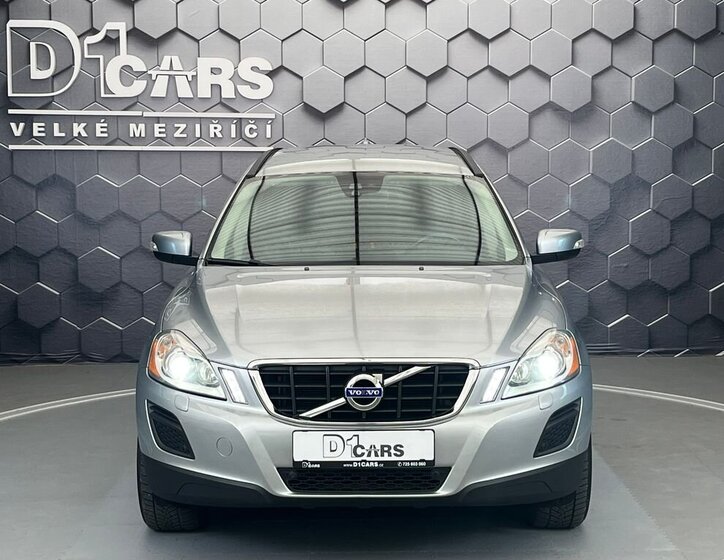 Volvo XC60 SUV / Terénní 2,0 l 120 kw