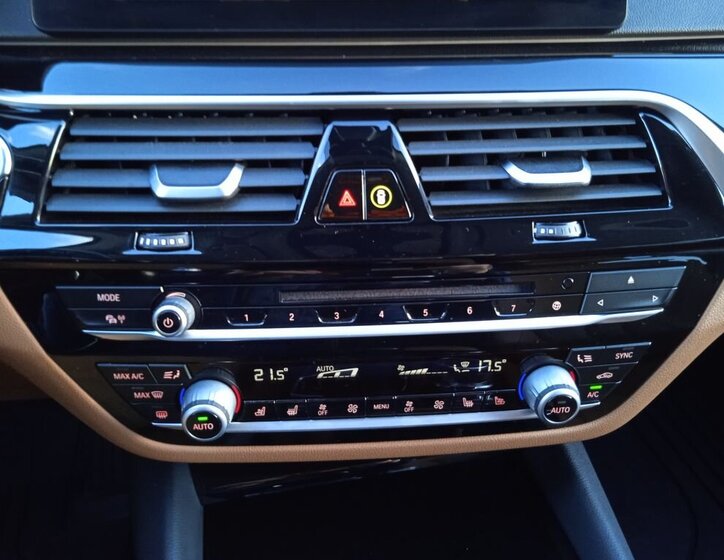 BMW Řada 6 Sedan / Limuzína 3,0 l 195 kw