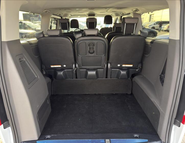 Ford Tourneo Custom 13