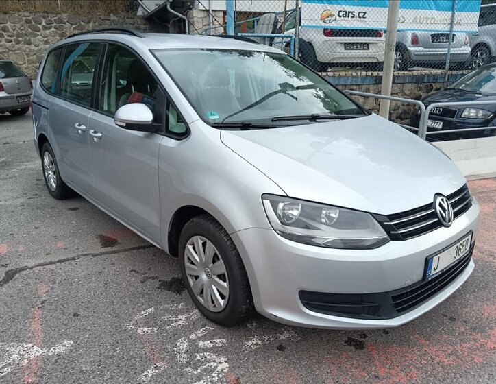 Volkswagen Sharan Kombi 2,0 l 103 kw