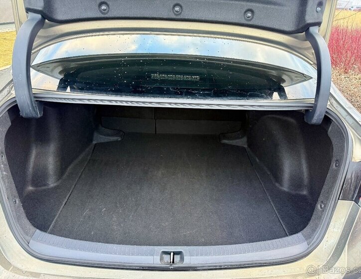 Toyota Corolla Sedan / Limuzína 0,0 72 kw