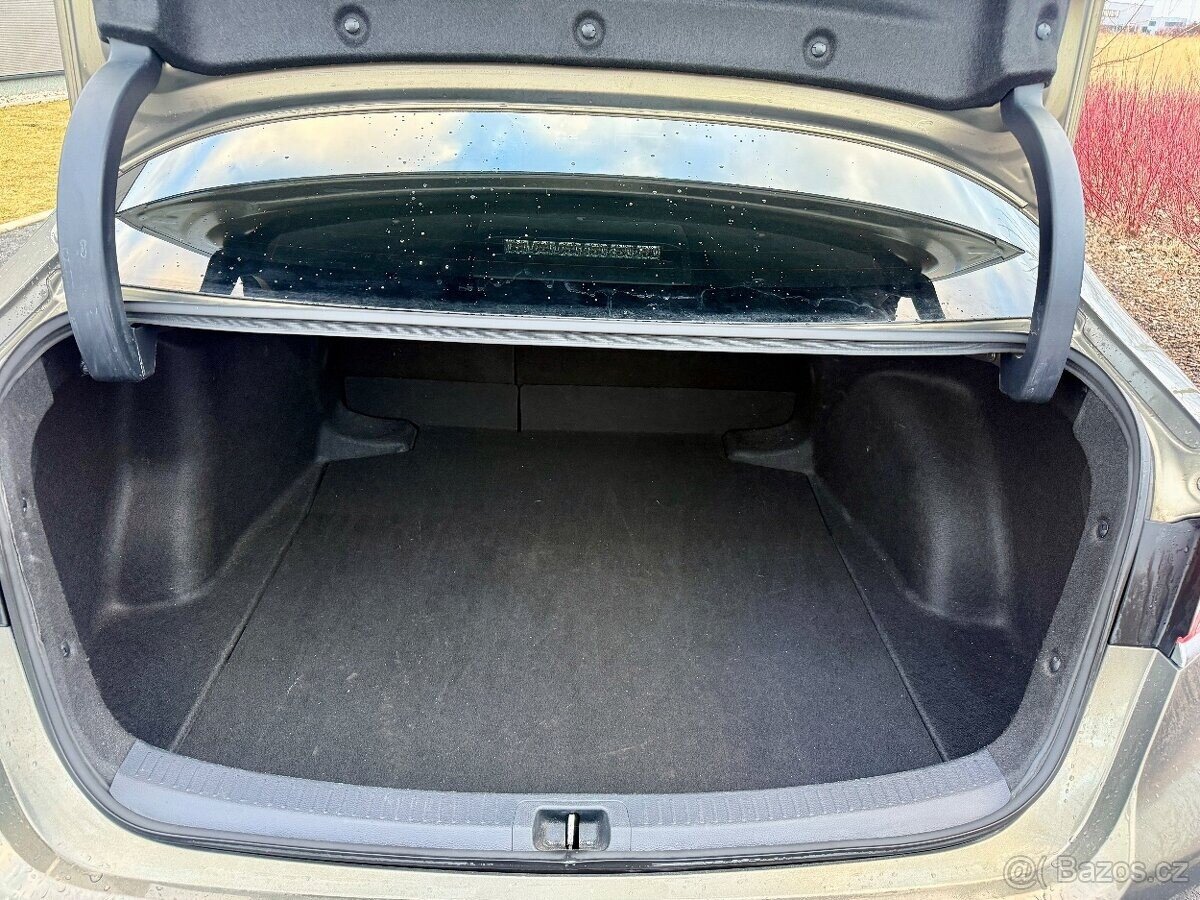 Toyota Corolla Sedan / Limuzína 0,0 72 kw