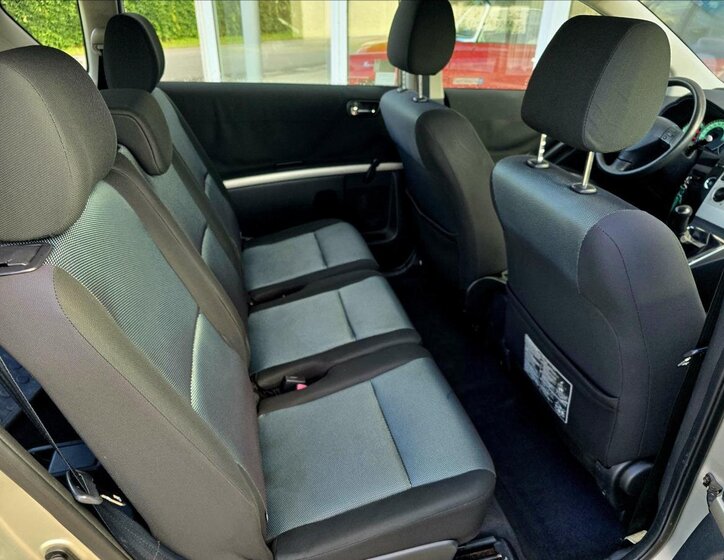 Toyota Corolla Verso 13