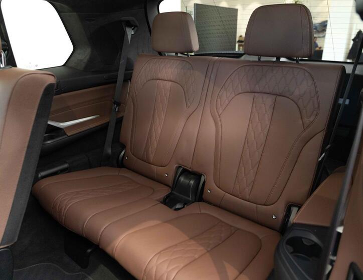 BMW X7 23