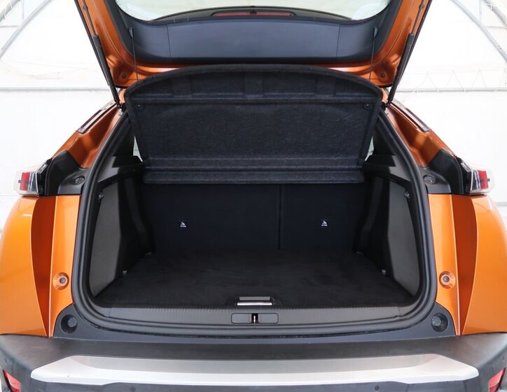 Peugeot 2008 SUV 1,2 l 96 kw