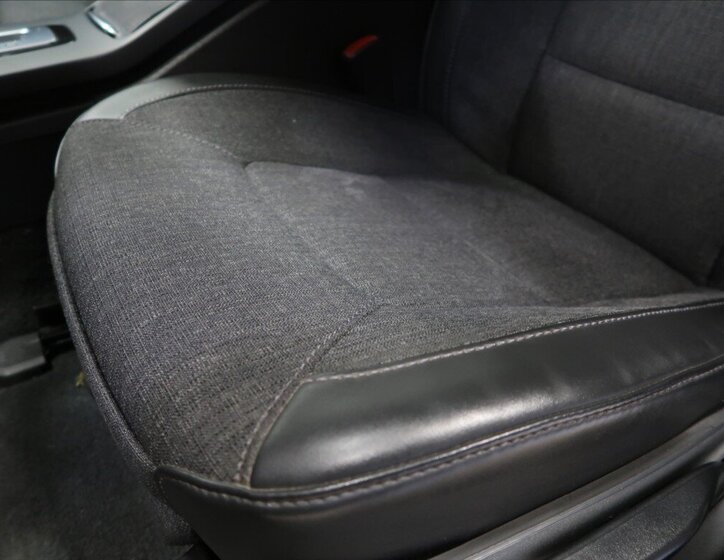 Volvo XC70 Kombi 2,4 l 136 kw