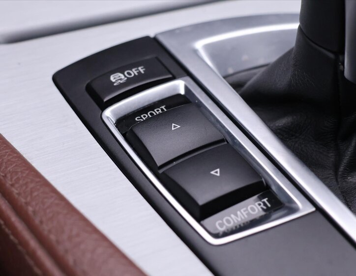 BMW Řada 5 Kombi 3,0 l 190 kw