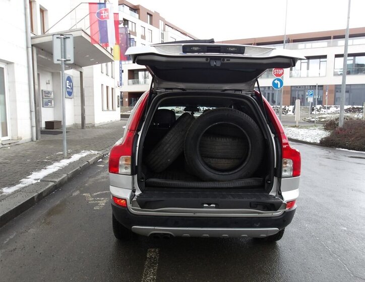 Volvo XC90 SUV 2,4 l 136 kw