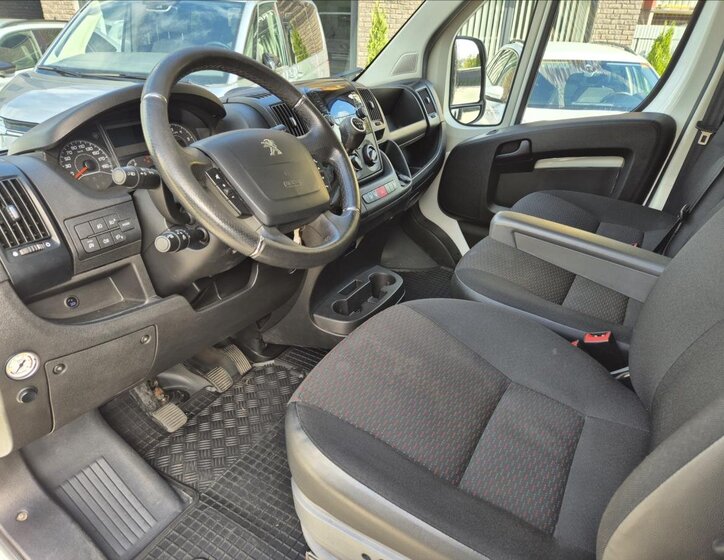 Peugeot Boxer Skříň 2,2 l 121 kw