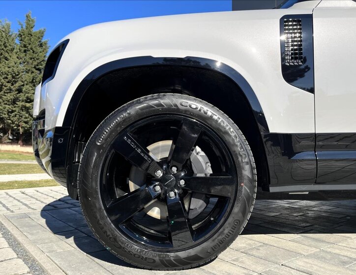 Land Rover Defender SUV / Terénní 5,0 l 313 kw