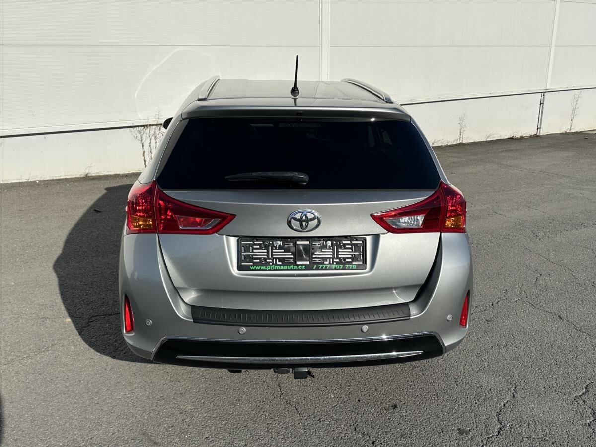 Toyota Auris Kombi 1,6 l 98 kw