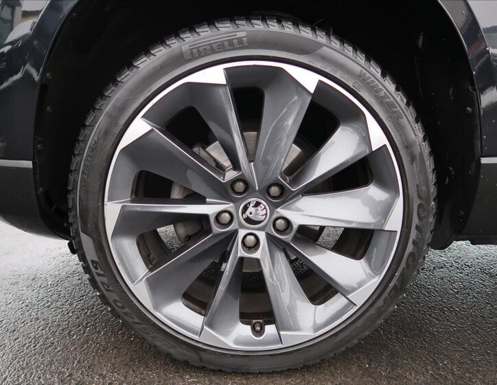 Škoda Karoq SUV 1,6 l 85 kw