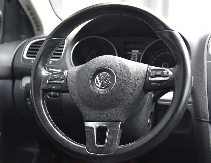 Volkswagen Golf Kombi 1,6 l 77 kw