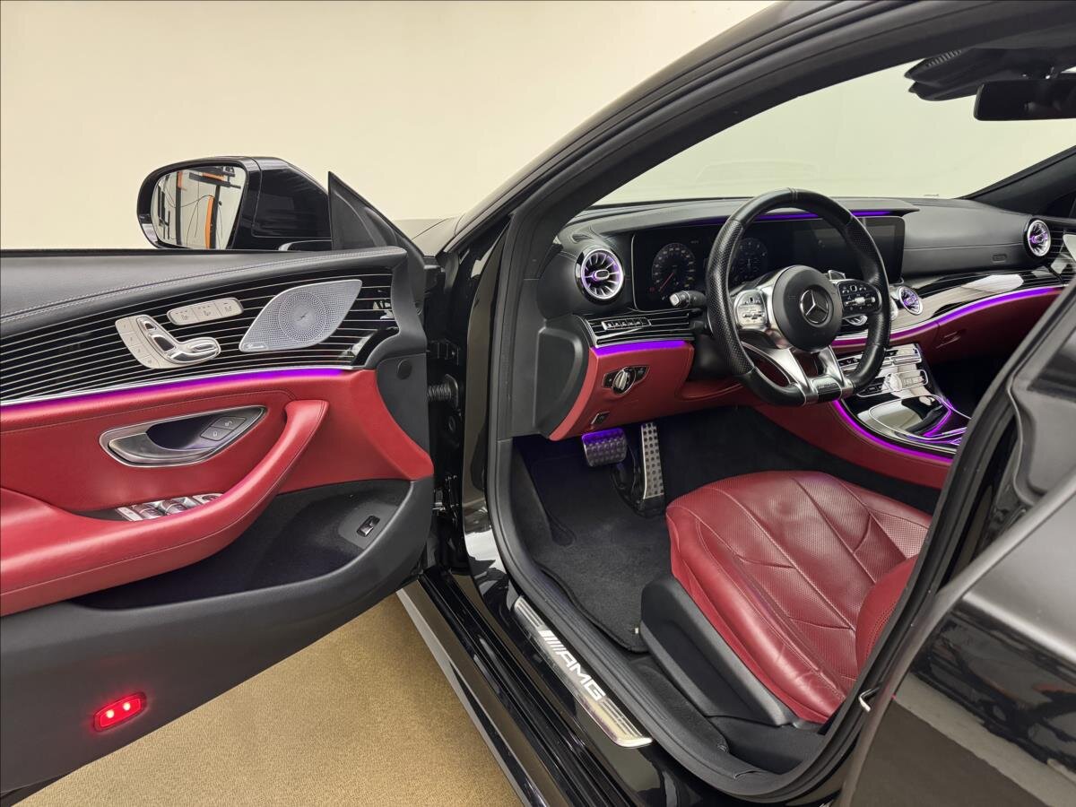 Mercedes-Benz CLS Sedan 3,0 l 320 kw