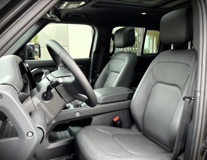 Land Rover Defender SUV 3,0 l 183 kw