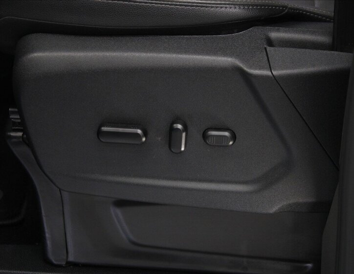 Ford Tourneo Custom MPV 2,0 l 125 kw