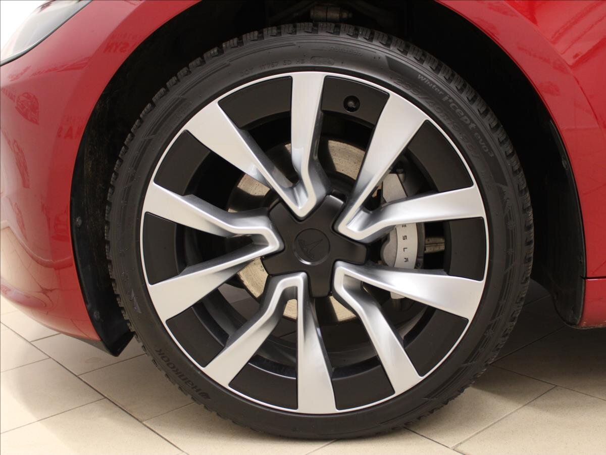 Tesla Model 3 Sedan / Limuzína 0,0 366 kw