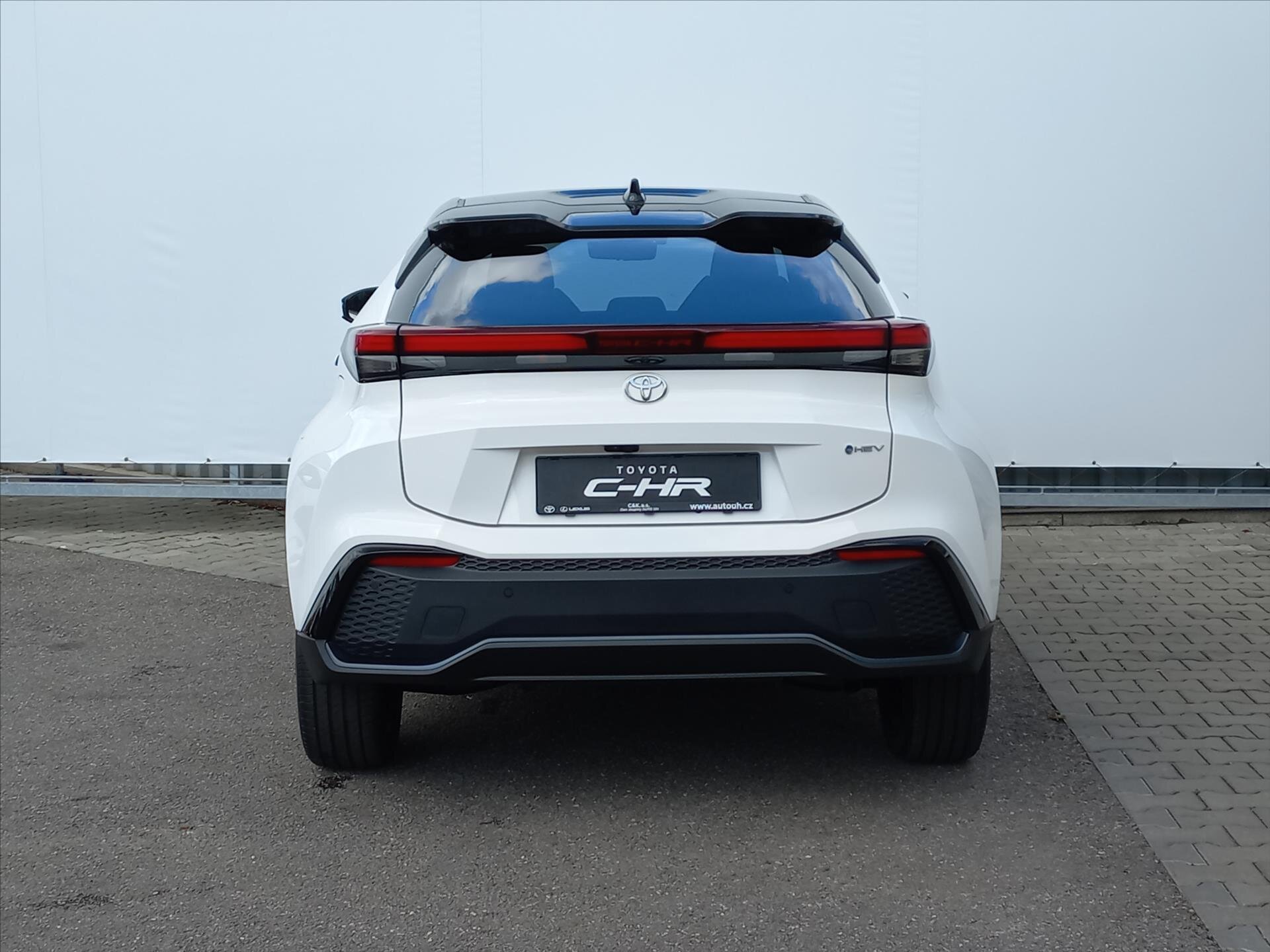 Toyota C-HR CUV 1,8 l 72 kw