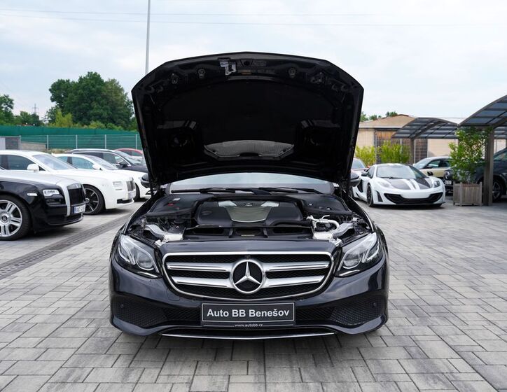 Mercedes-Benz Třídy E 9