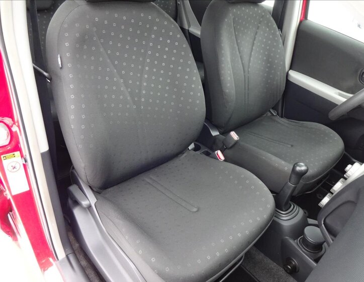 Toyota Yaris Hatchback 998,0 51 kw