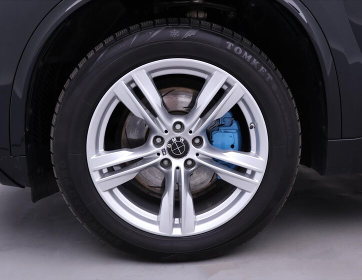 BMW X5 SUV / Terénní 3,0 l 230 kw