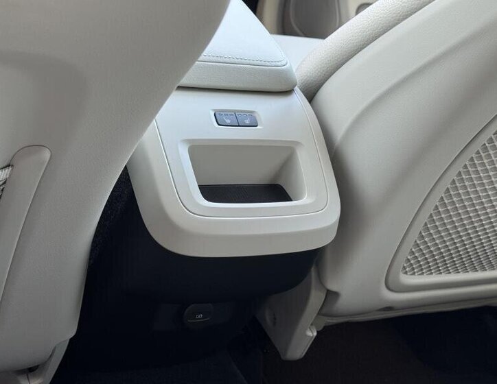 Volvo XC60 SUV / Terénní 2,0 l 145 kw