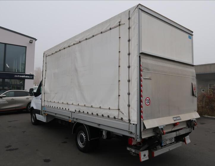 Mercedes-Benz Sprinter 4
