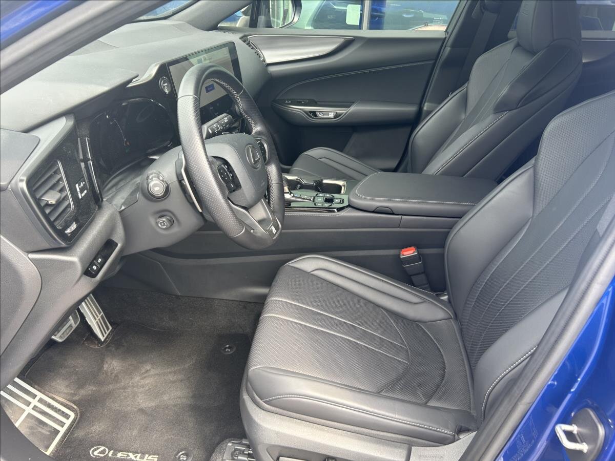 Lexus NX 450h+ SUV / Terénní 2,5 l 227 kw