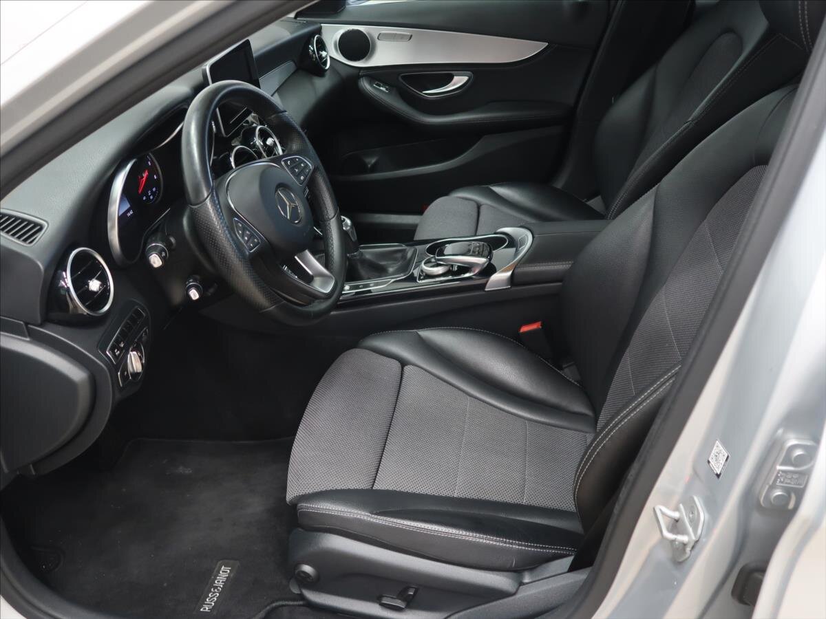 Mercedes-Benz Třídy C Sedan / Limuzína 2,1 l 125 kw