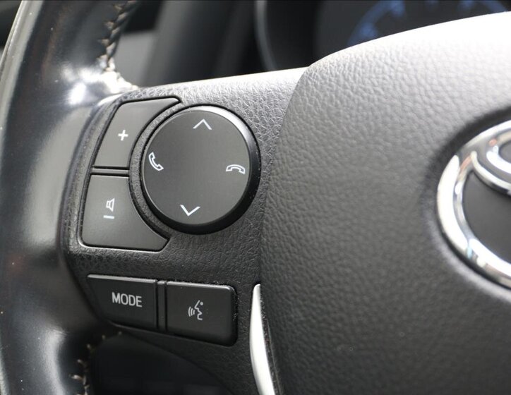 Toyota Auris Kombi 1,6 l 97 kw