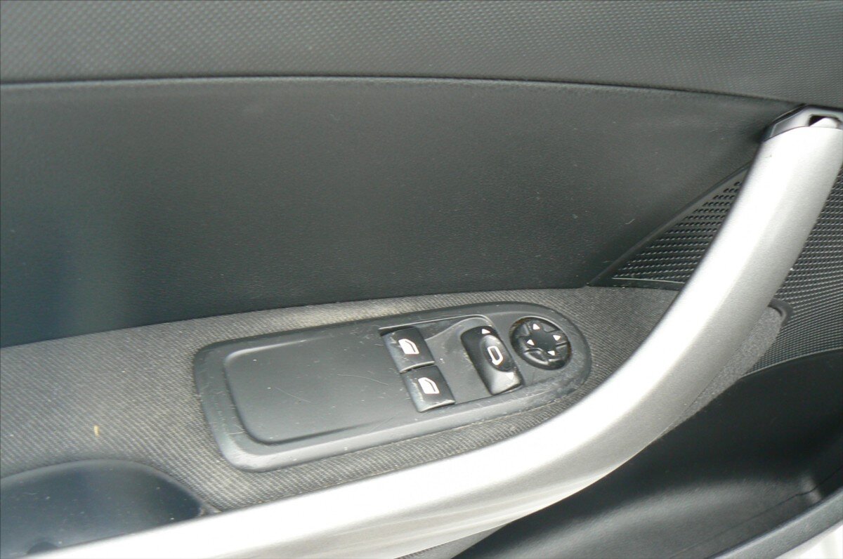 Peugeot 308 Hatchback 1,6 l 66 kw