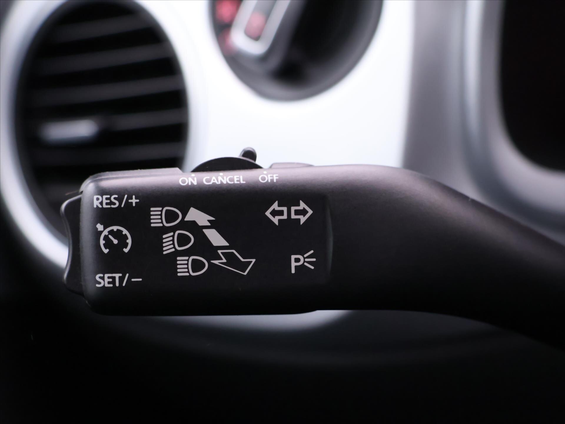 Volkswagen Beetle Hatchback 1,2 l 77 kw