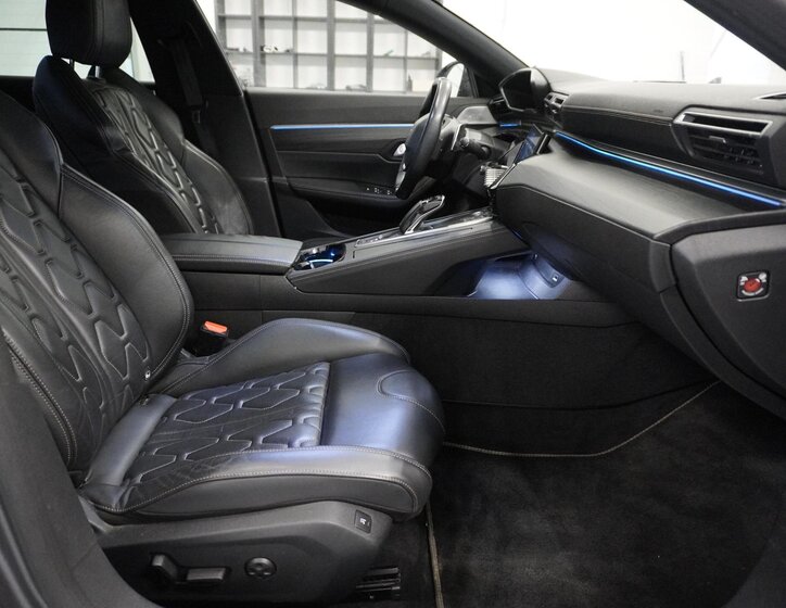 Peugeot 508 Liftback 1,6 l 165 kw