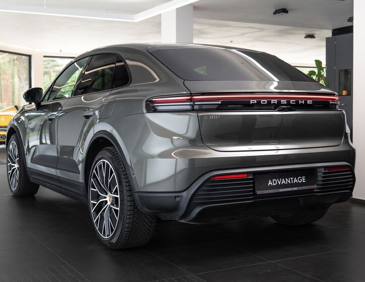 Porsche Macan 4