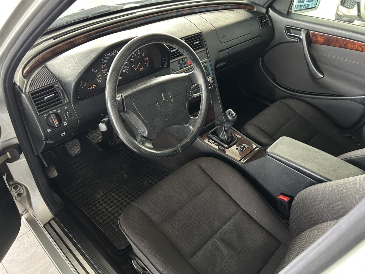 Mercedes-Benz Třídy C Kombi 2,0 l 141 kw