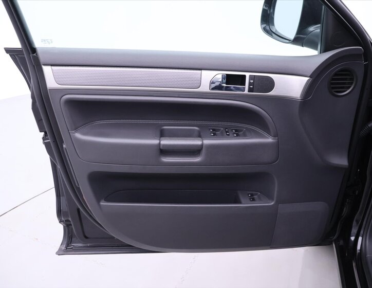 Volkswagen Touareg SUV 3,0 l 176 kw