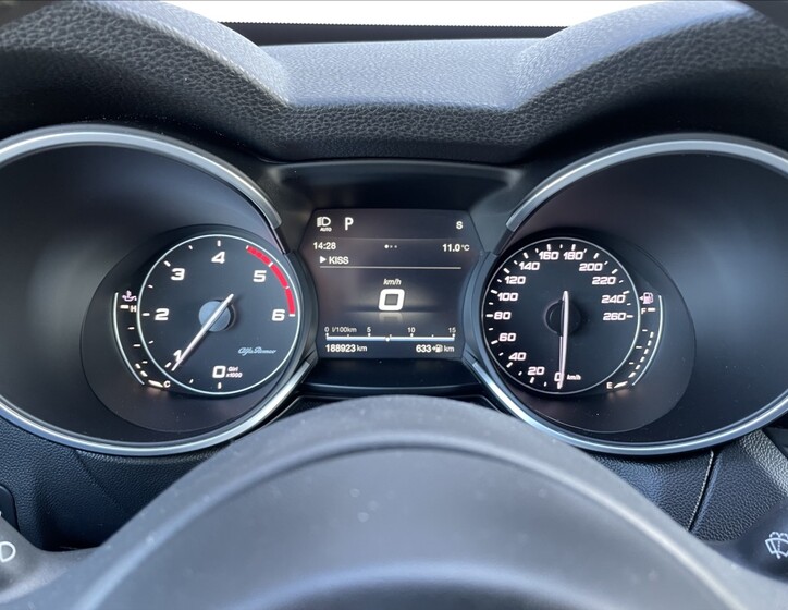 Alfa Romeo Stelvio 11